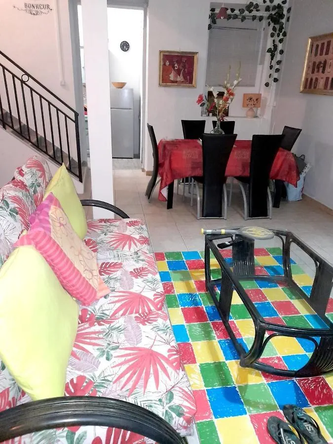 Maison Charmante A Saint-Pierre Avec Parking Et Wi-Fi. Holiday home