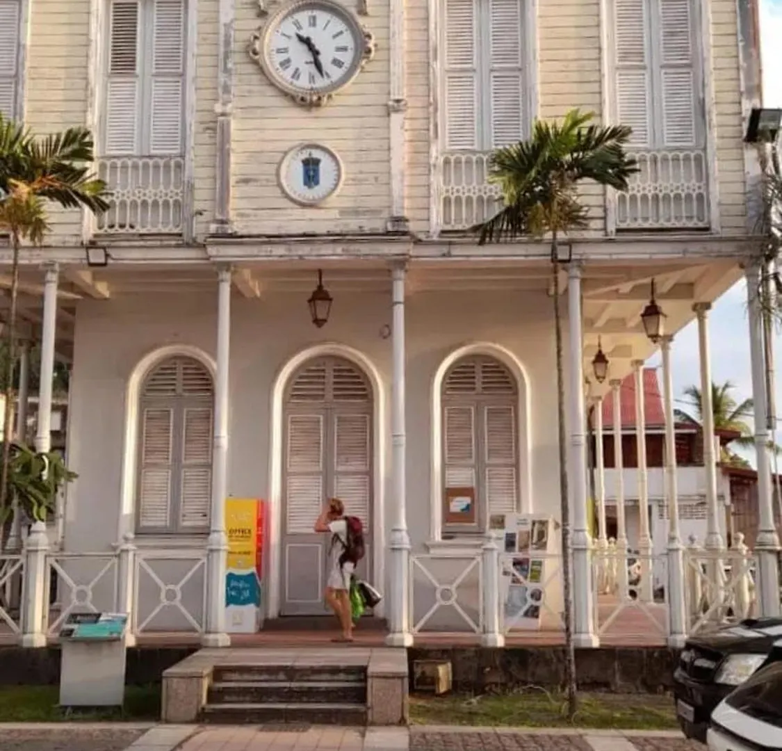 Maison Charmante A Saint-Pierre Avec Parking Et Wi-Fi.