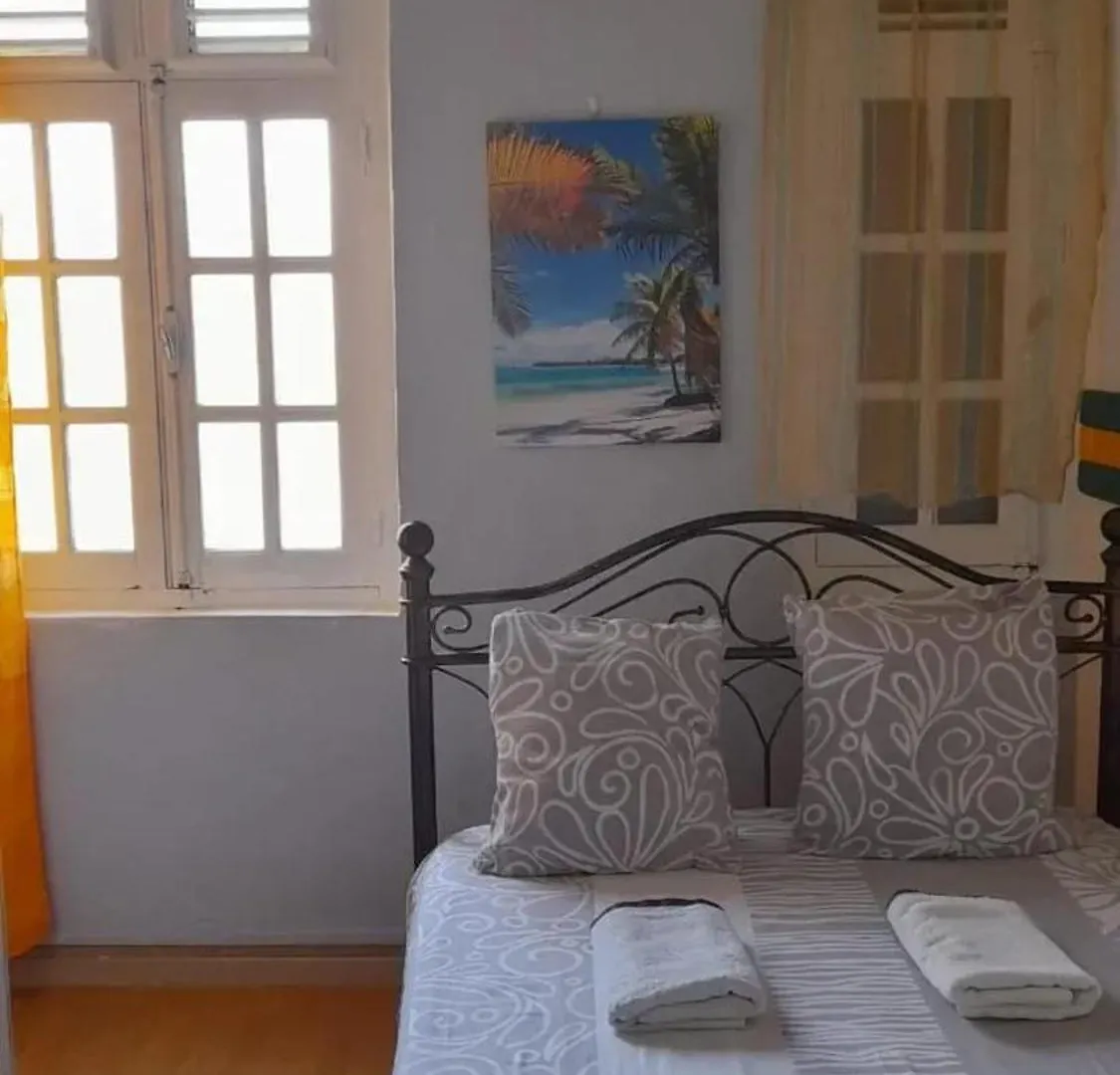Maison Charmante A Saint-Pierre Avec Parking Et Wi-Fi. 0*,